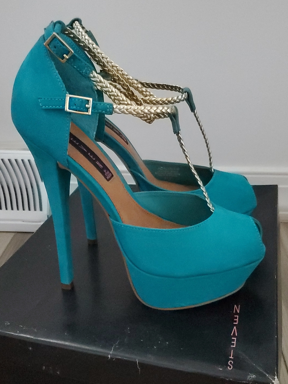 Steven By Steve Madden Teal Platform T-Strap Heels with Gold Straps